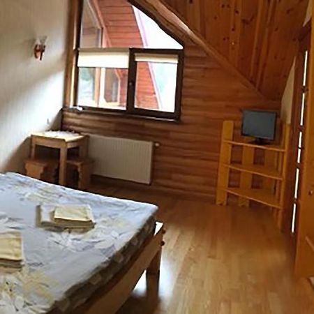 Mansarda Aparts Skole Buitenkant foto